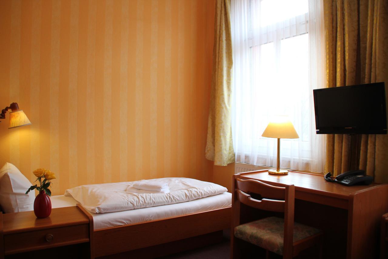 Hotel Thueringer Hof ルドルシュタット エクステリア 写真
