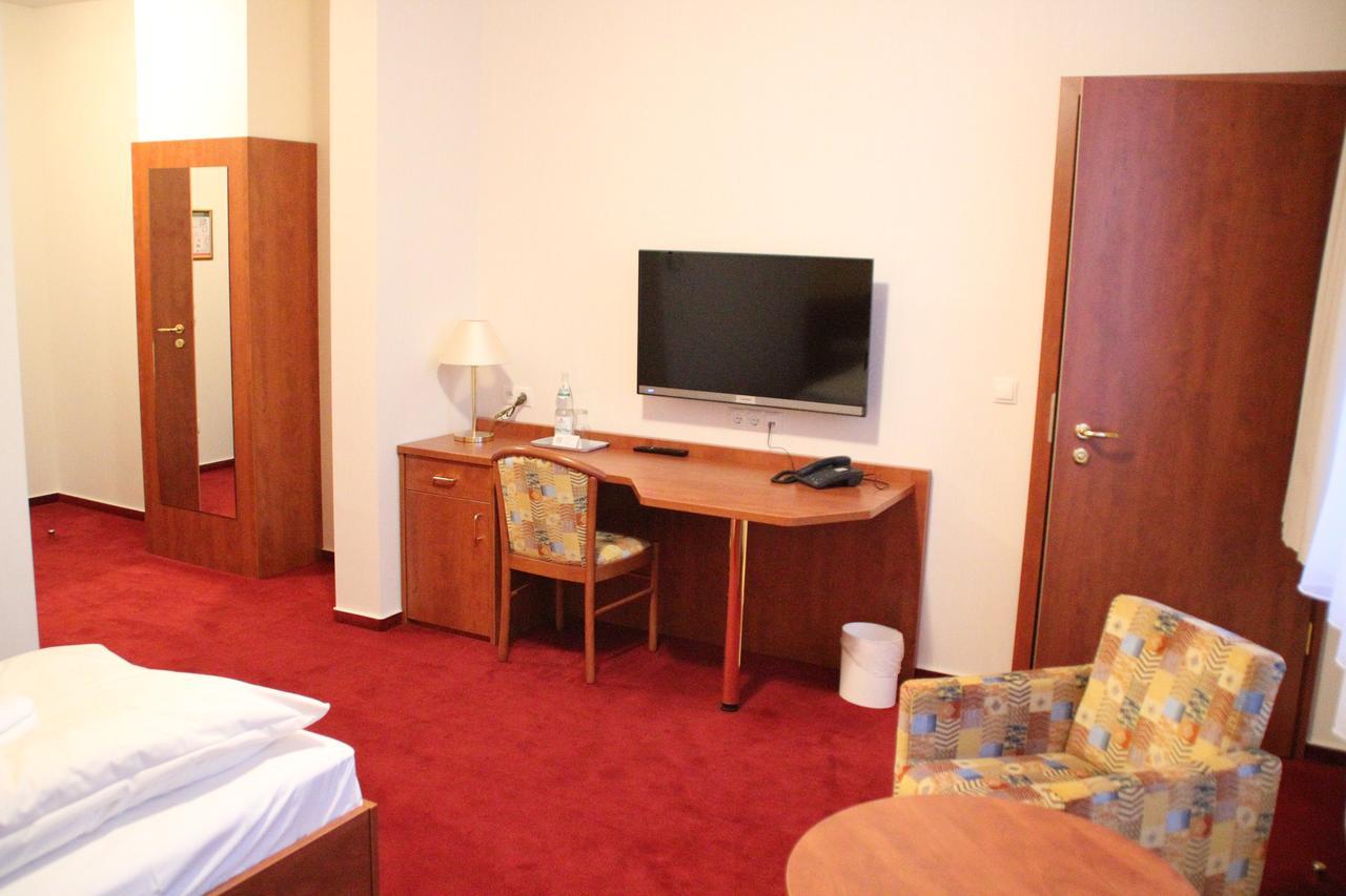 Hotel Thueringer Hof ルドルシュタット エクステリア 写真